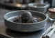 Es krim wijen hitam dalam mangkuk