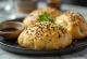 Focaccia Wasabi dan Wijen Jepang disajikan
