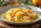 Ravioli salmon dan jeruk disajikan
