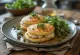Pancake makarel asap baru dipanggang