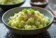 Nasi wasabi disajikan