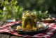 Acar basil dalam toples