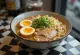 Street Food Ramen disajikan dengan ayam dan sayuran