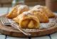 Empanada de Manzana Chili, empanada apel, dalam adonan cokelat keemasan