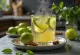 Cider jeruk nipis mint dalam mug