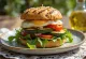 Burger dengan isian sayuran panggang dan keju feta