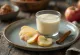 Panna cotta sari apel disajikan
