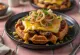 Wafel Philly cheesesteak baru dipanggang dengan daging sapi, paprika, dan keju provolone