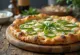 Pizza daun bawang yang baru dipanggang