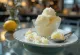 Sorbet lemon hidangan penutup segar buatan sendiri