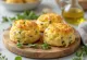 Scone keju kemangi disajikan