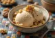 Es krim susu kenari creamy disajikan